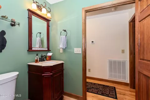 Bath - 390 Timberwood Hills Rd, Murphy, NC 28906 photo 2 of 11