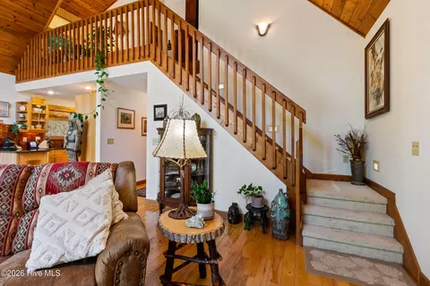 Entry Way - 390 Timberwood Hills Rd, Murphy, NC 28906 photo 5 of 10