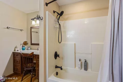 Bath - 390 Timberwood Hills Rd, Murphy, NC 28906 photo 4 of 11