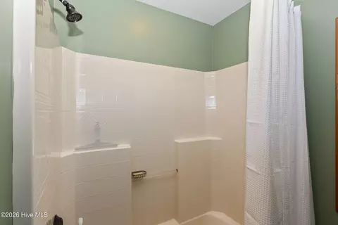 Bath - 390 Timberwood Hills Rd, Murphy, NC 28906 photo 10 of 11