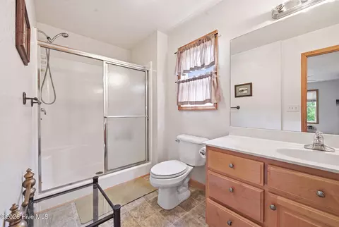 Bath - 65 Ellis Ln, Murphy, NC 28906 photo 1 of 2