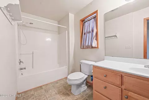 Bath - 65 Ellis Ln, Murphy, NC 28906 photo 2 of 2