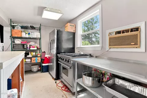 Kitchen - 9474 Shasta Rd, Bailey, NC 27807 photo 6 of 6