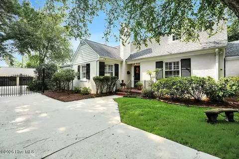 1413 Hawthorne Rd, Wilmington, NC 28403
