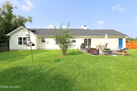Exterior - 204 Stag Ct, Hubert, NC 28539 photo 4 of 9