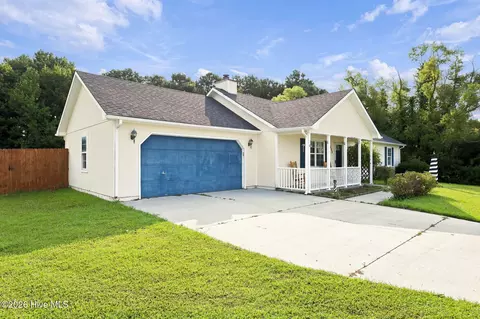 Exterior - 204 Stag Ct, Hubert, NC 28539 photo 1 of 9