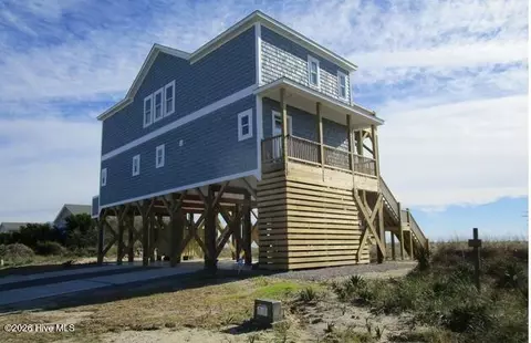 917 E Beach Dr, Oak Island, NC 28465