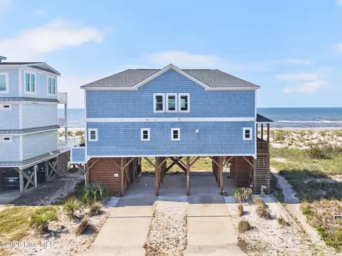 917 E Beach Dr, Oak Island, NC 28465