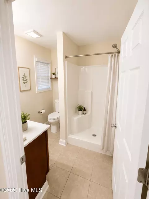 Bath - 108 Arlee Dr, Hamlet, NC 28345 photo 2 of 2