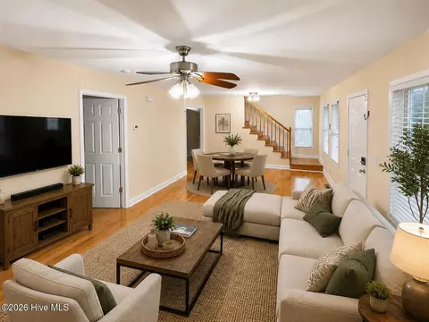 Living - 108 Arlee Dr, Hamlet, NC 28345 photo 2 of 5