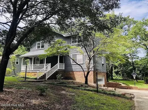 5225 Hedgerow Ln, Wilmington, NC 28409