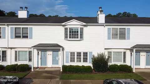 338 Haven Dr #S6, Greenville, NC 27834