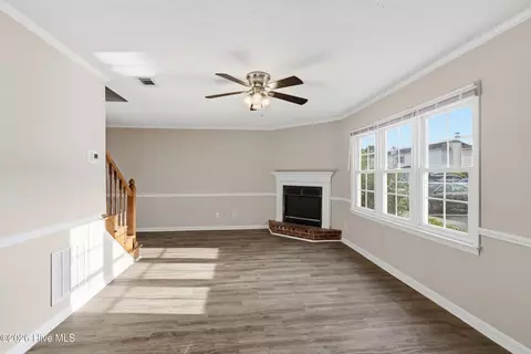 338 Haven Dr #S6, Greenville, NC 27834