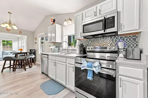 Kitchen - 121 Daphne Dr, Hubert, NC 28539 photo 5 of 6
