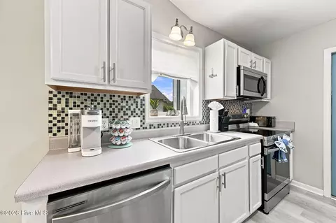 Kitchen - 121 Daphne Dr, Hubert, NC 28539 photo 4 of 6