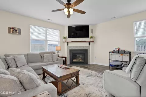 Living - 111 Colonial Heights Dr, Hampstead, NC 28443 photo 1 of 1