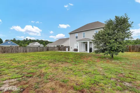 Exterior - 111 Colonial Heights Dr, Hampstead, NC 28443 photo 2 of 2