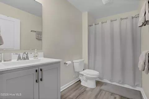 Bath - 111 Colonial Heights Dr, Hampstead, NC 28443 photo 2 of 2