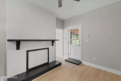 Living - 2814 Keeling Pl, Augusta, GA 30909 photo 8 of 10