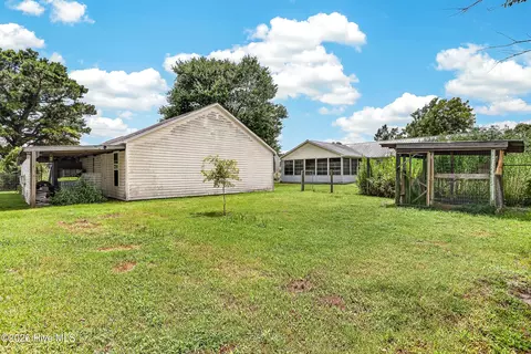 Exterior - 282 Riggs Rd, Hubert, NC 28539 photo 8 of 9