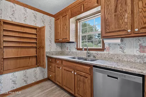Kitchen - 282 Riggs Rd, Hubert, NC 28539 photo 6 of 6