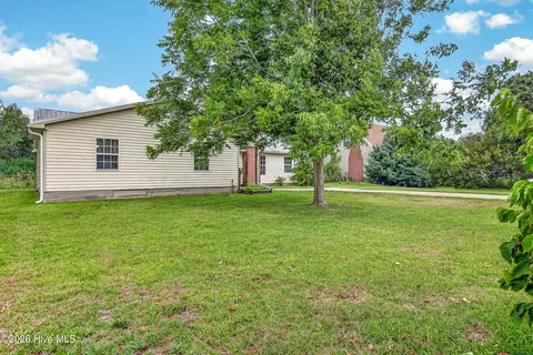 Exterior - 282 Riggs Rd, Hubert, NC 28539 photo 1 of 9