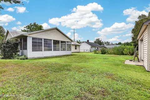 Exterior - 282 Riggs Rd, Hubert, NC 28539 photo 6 of 9