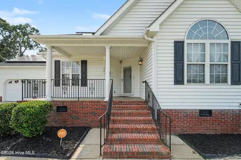 Exterior - 201 N Herring St, Pine Level, NC 27568 photo 2 of 4