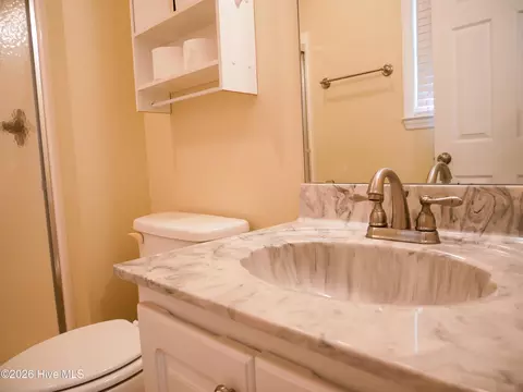 Bath - 424 Wilcox Rd, Kinston, NC 28501 photo 3 of 6