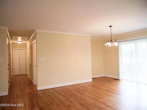 Living - 424 Wilcox Rd, Kinston, NC 28501 photo 2 of 2