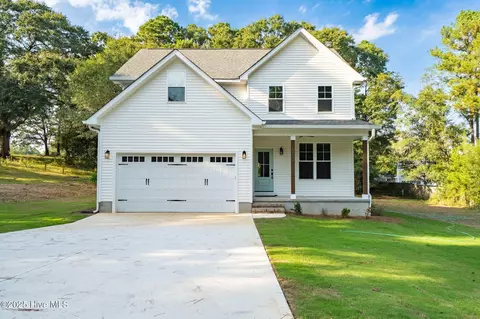 205 Cameron Ave, Vass, NC 28394
