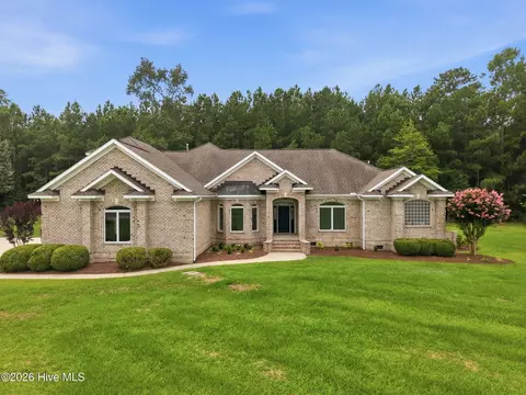 3286 J C Galloway Rd, Grimesland, NC 27837