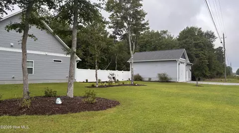 Exterior - 101 Beaver Trl, Hubert, NC 28539 photo 2 of 17