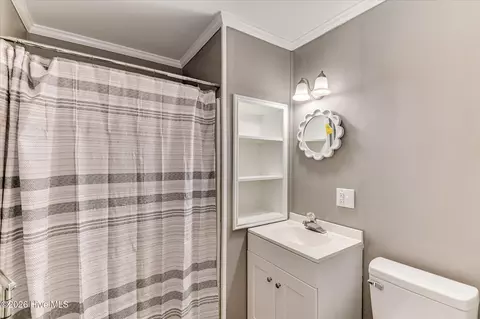 Bath - 2721 Fleming Dr, Augusta, GA 30906 photo 1 of 2