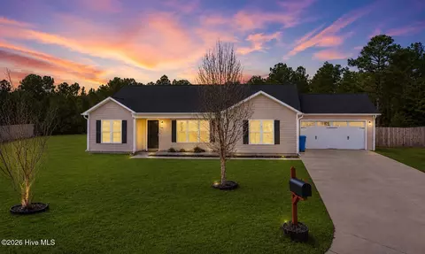 603 Cherry Blossom Ln, Richlands, NC 28574
