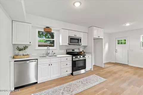 241 Lancaster Rd, Wilmington, NC 28409