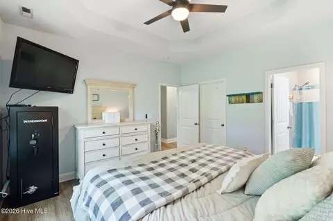 Bedroom - 1001 Dan Owen Dr, Hampstead, NC 28443 photo 2 of 3