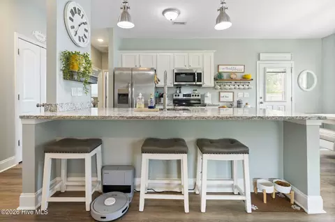 Kitchen - 1001 Dan Owen Dr, Hampstead, NC 28443 photo 2 of 8