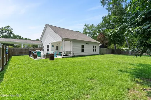 Exterior - 1001 Dan Owen Dr, Hampstead, NC 28443 photo 5 of 8