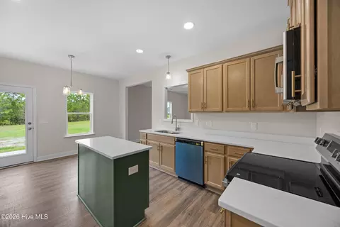 Kitchen - 416 Fore Pl, Jacksonville, NC 28540 photo 3 of 4