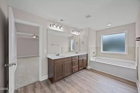 Entry Way - 423 Fore Pl, Jacksonville, NC 28540 photo 10 of 11
