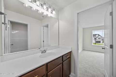 Bath - 423 Fore Pl, Jacksonville, NC 28540 photo 3 of 3