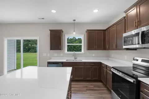 Kitchen - 423 Fore Pl, Jacksonville, NC 28540 photo 3 of 4