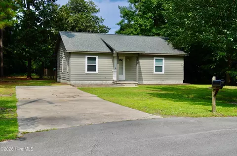 205 Lenoir St, Newport, NC 28570