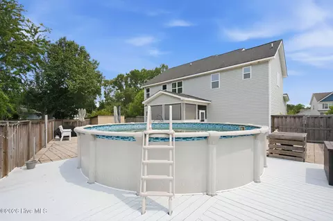 Exterior - 601 Aurora Pl, Hampstead, NC 28443 photo 5 of 11