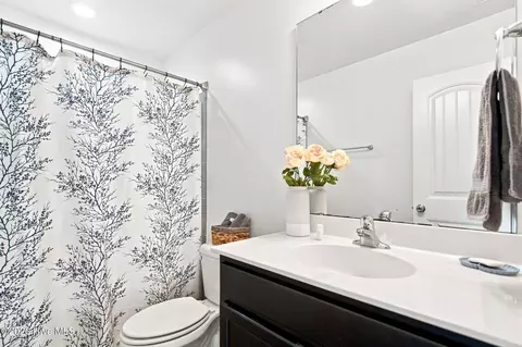 Bath - 601 Aurora Pl, Hampstead, NC 28443 photo 1 of 3