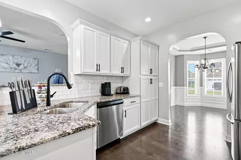Kitchen - 601 Aurora Pl, Hampstead, NC 28443 photo 4 of 4
