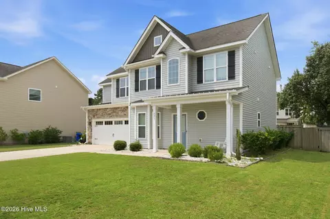 Exterior - 601 Aurora Pl, Hampstead, NC 28443 photo 2 of 11