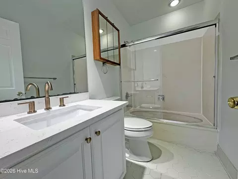Bath - 114 Wimbledon Dr, Pinehurst, NC 28374 photo 1 of 3