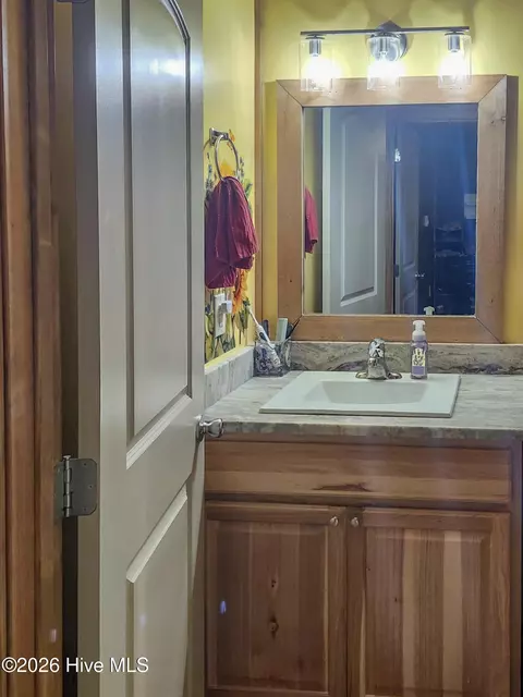 Bath - 361 Tall Timber Rd, Murphy, NC 28906 photo 1 of 2